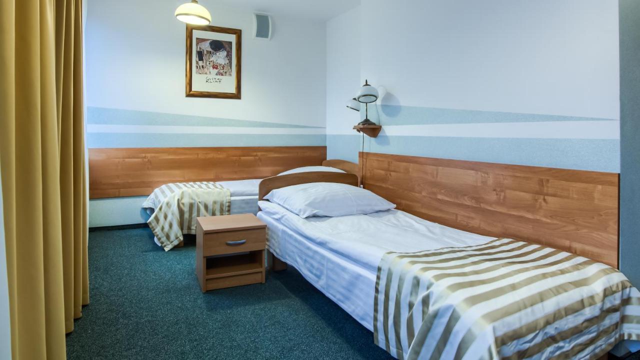 Hotel Konin Konin  Esterno foto