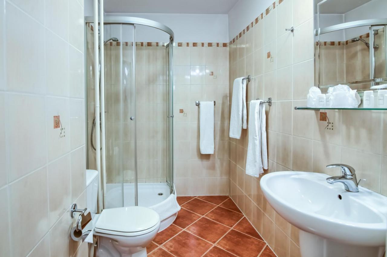 Hotel Konin Konin  Esterno foto