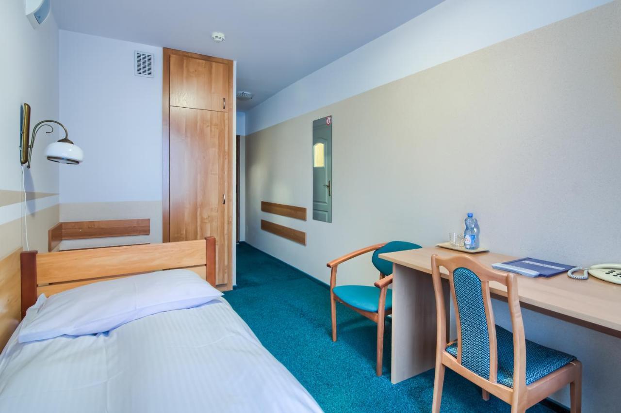 Hotel Konin Konin  Esterno foto