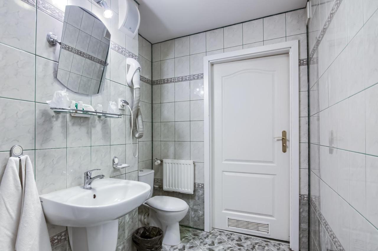 Hotel Konin Konin  Esterno foto