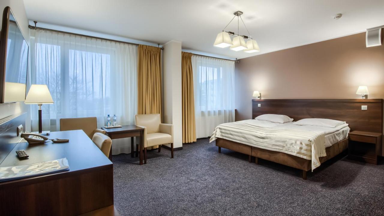 Hotel Konin Konin  Esterno foto