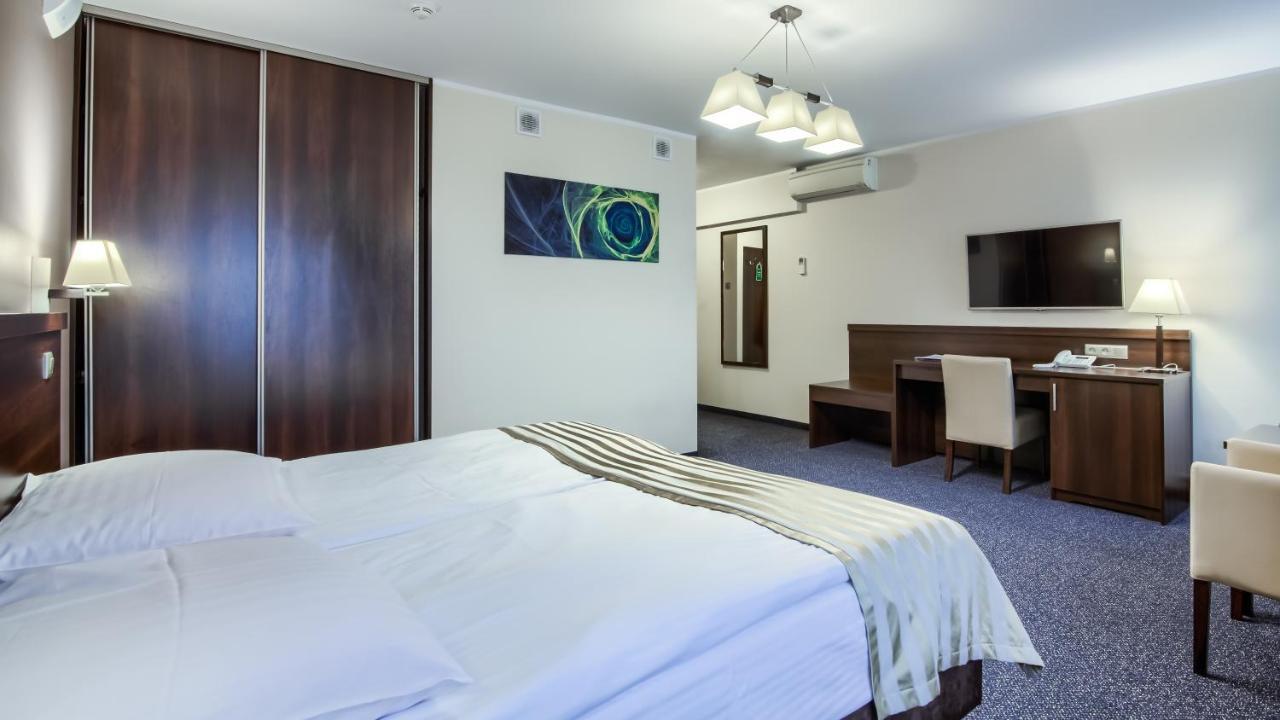 Hotel Konin Konin  Esterno foto