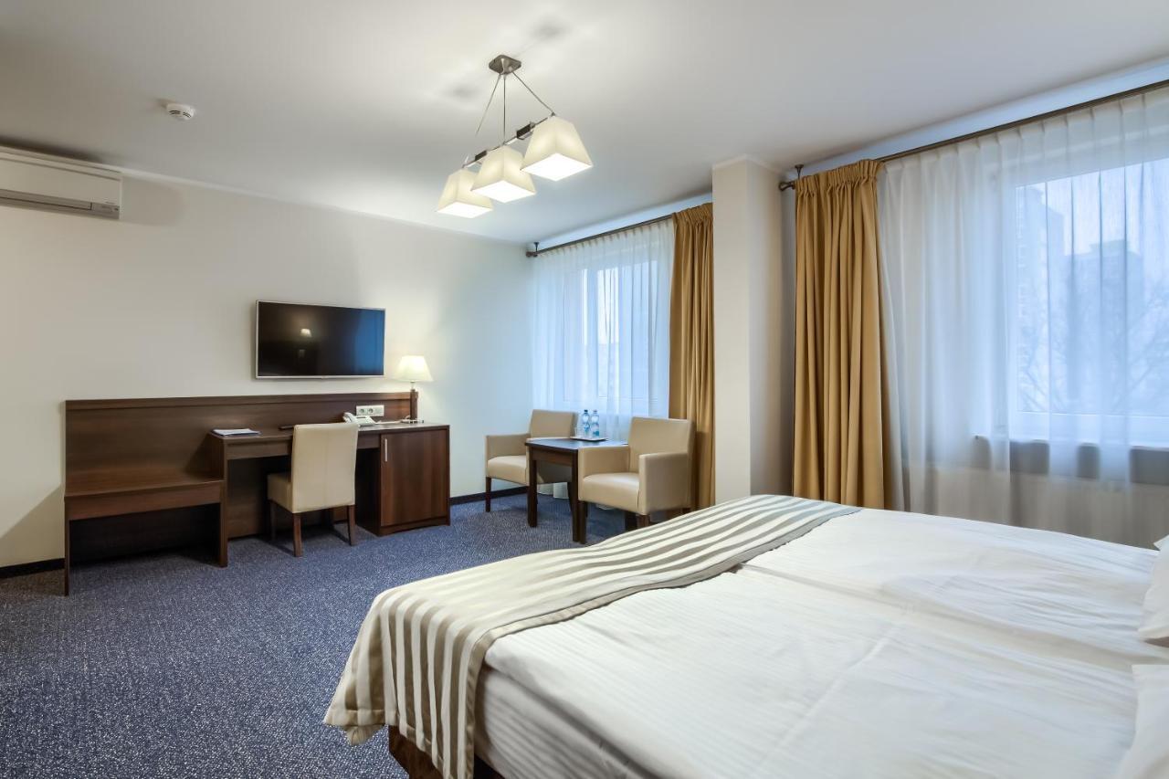 Hotel Konin Konin  Esterno foto