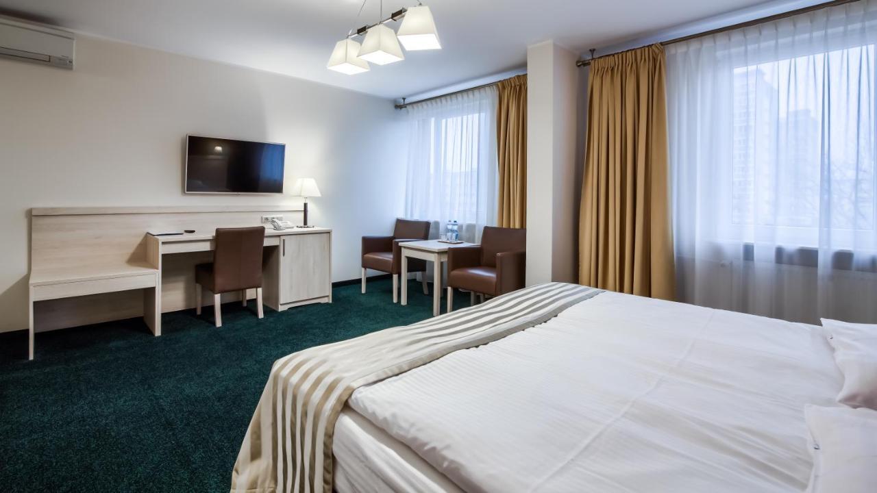 Hotel Konin Konin  Esterno foto